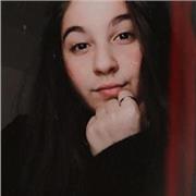 Ragazza che si sta diplomando in ragioneria e con grandi capacità nella materia. Disponibile ad aiutare altri studenti con difficoltà